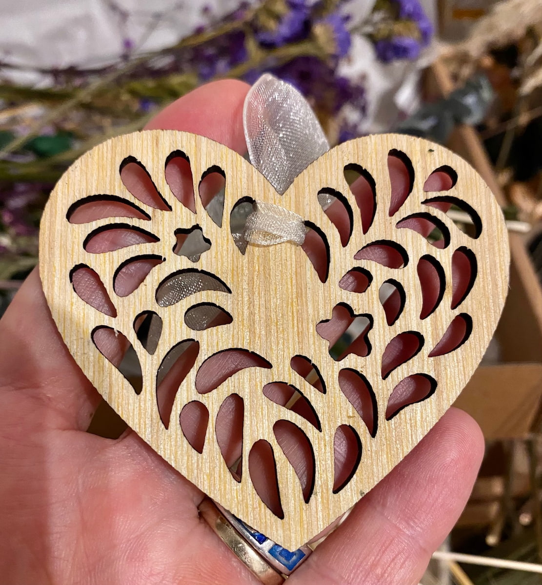 Déco COEURS découpés en bois à suspendre